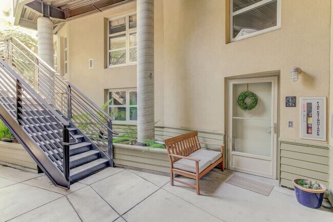 Building Photo - 101 Harrison St