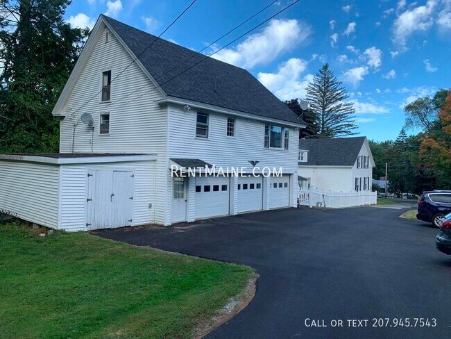 Building Photo - 198 Main Rd N