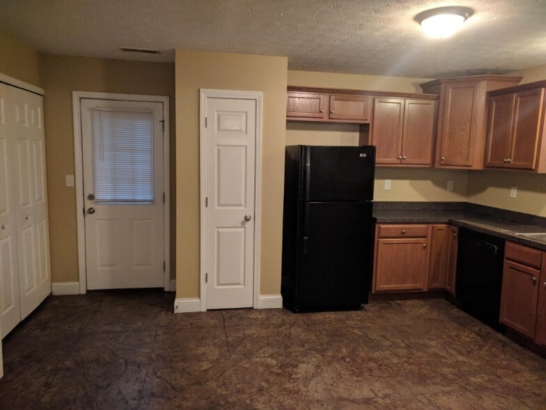 Building Photo - 1527 Lynch Ln