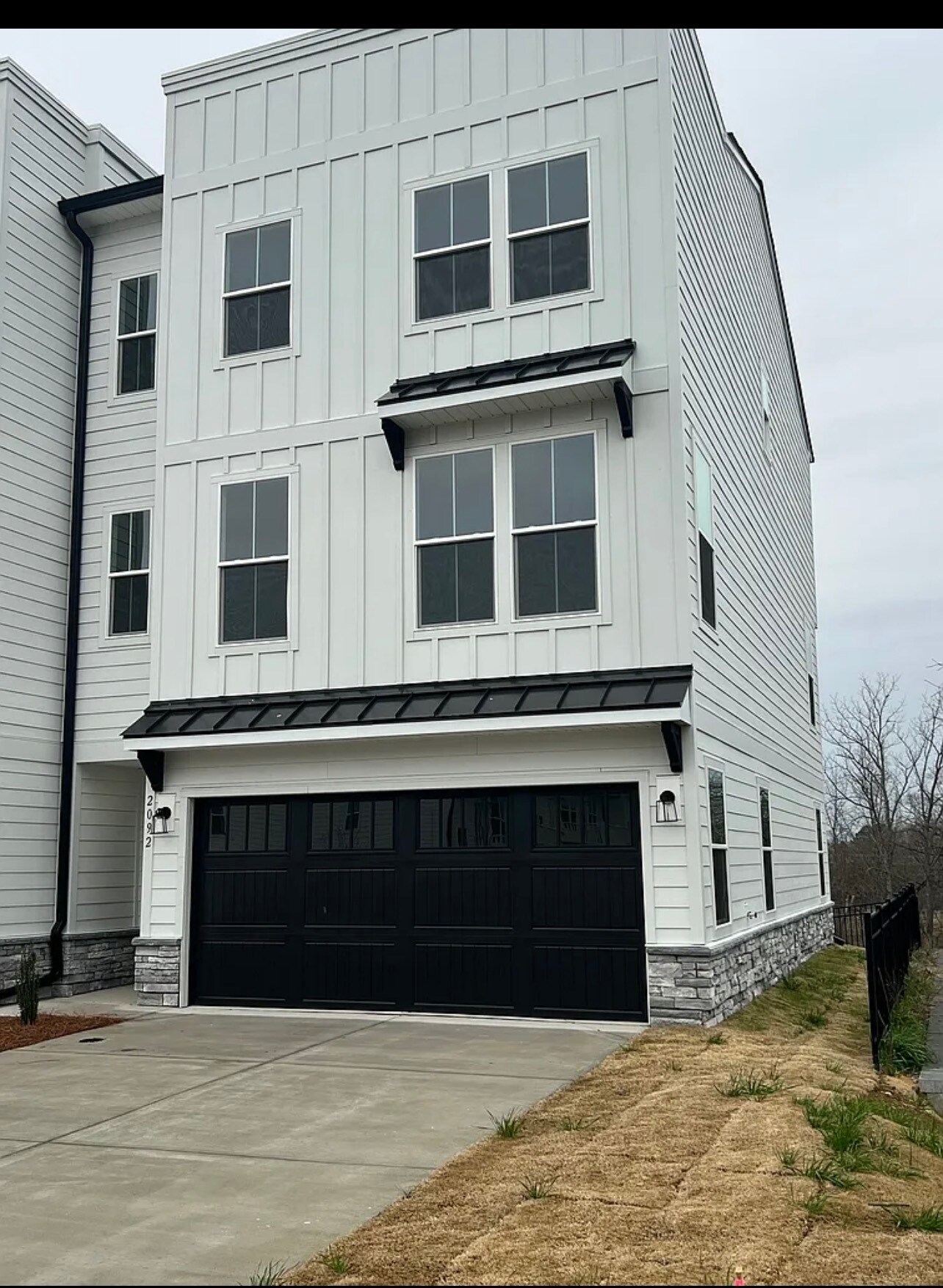 Building Photo - 2092 Barrowcliffe Dr NW