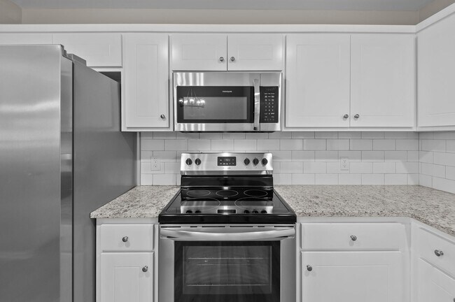 Building Photo - Newly Constructed 2 & 3 bedroom Cross Cree...