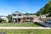 Building Photo - 8121 Briar Creek Dr