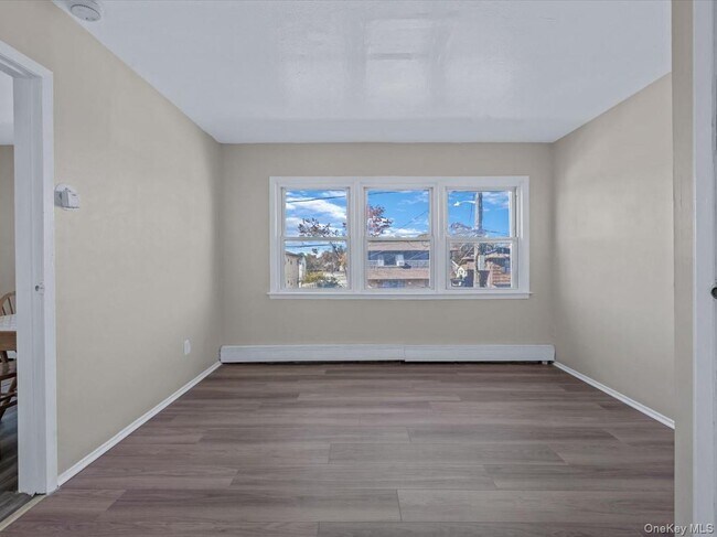 Building Photo - 1315 Dekoven St