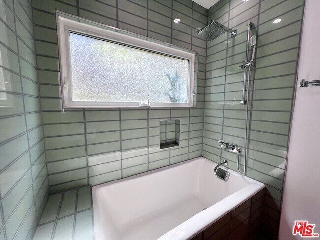 Building Photo - 832 Indiana Ave