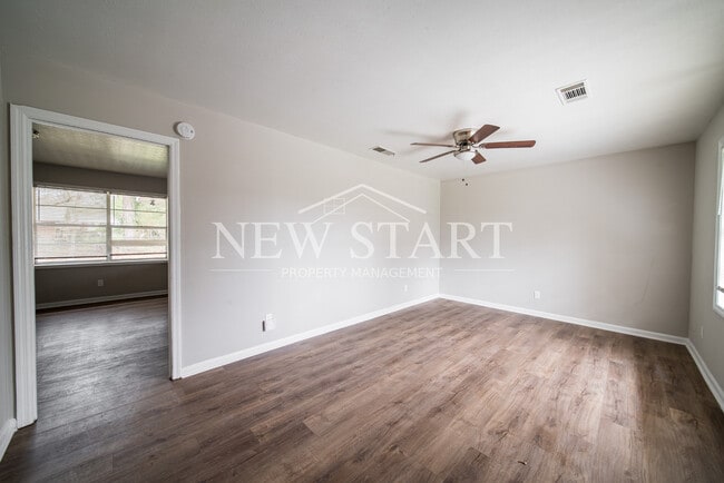 Building Photo - 1417 Celeste Dr