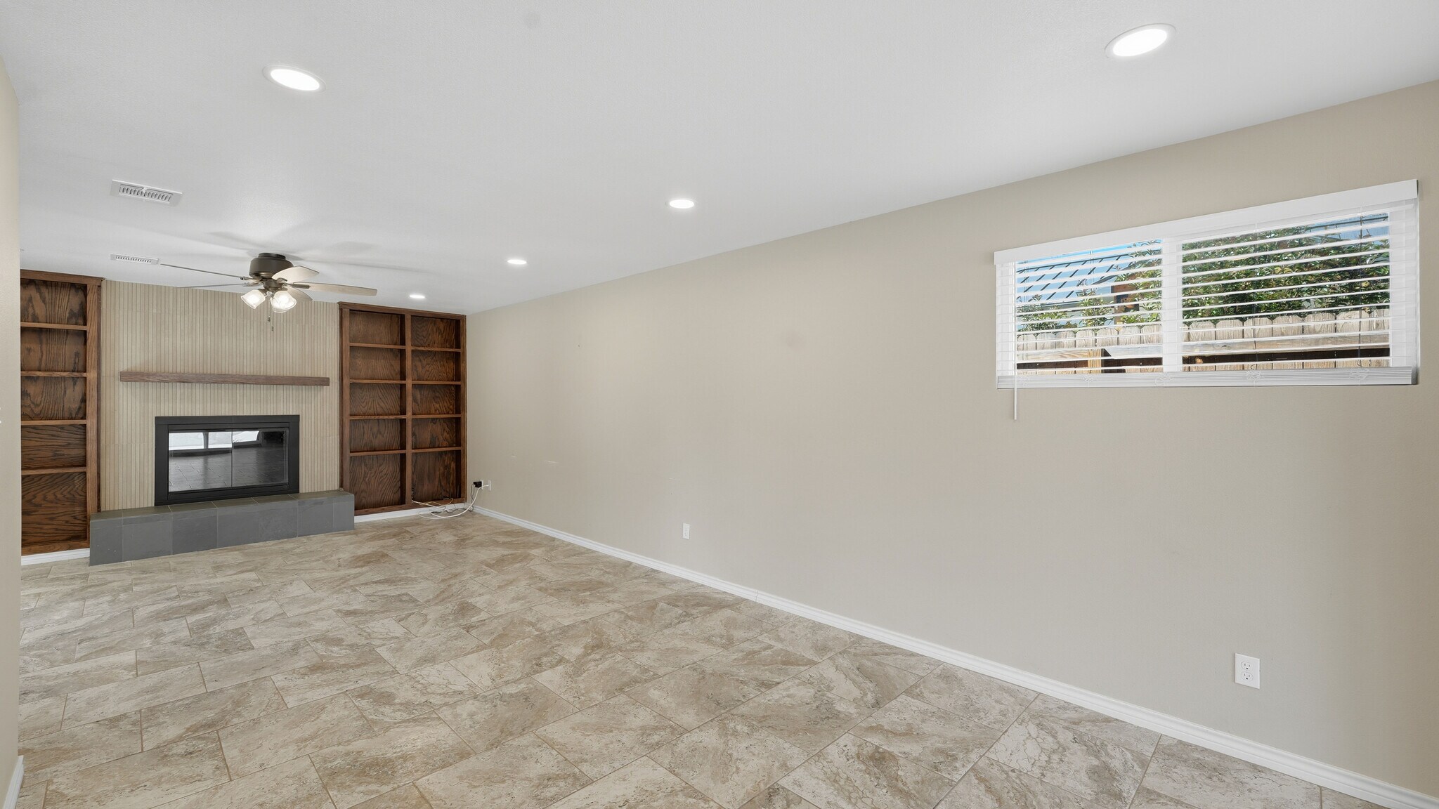 Building Photo - 1409 Highland Dr