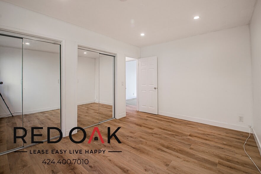 Building Photo - 126 Catalina St