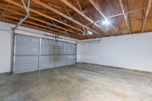 Building Photo - 955 Academy St