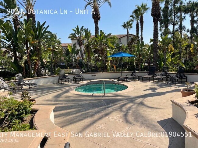 Building Photo - 902 Botanica Ln