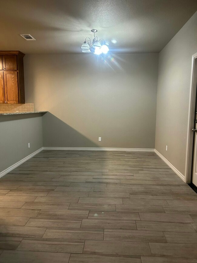 Building Photo - 2607 Leroy Ln