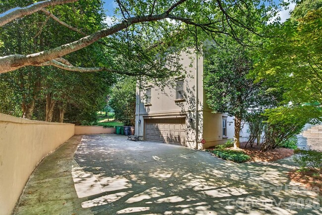 Building Photo - 4811 Old Course Dr