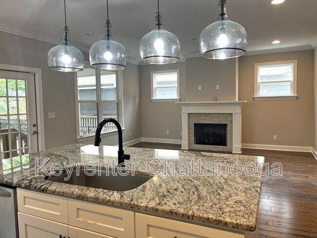 Building Photo - 1749 Seven Pines Ln
