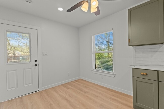 Building Photo - 2409 Shropshire St