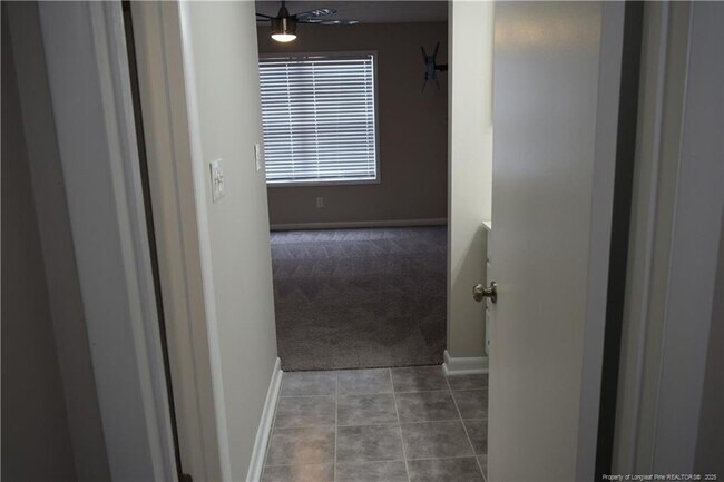 Building Photo - 668 Bartons Landing Pl