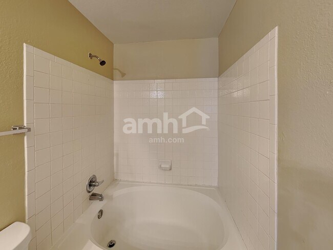 Building Photo - 11004 Monahan Park