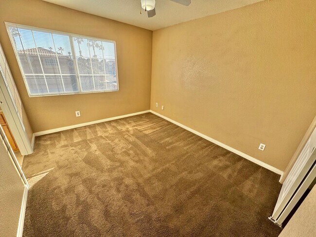 Building Photo - Charming home in a desirable Henderson neighborhood