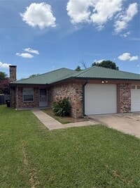 Building Photo - 6506 Sayle St