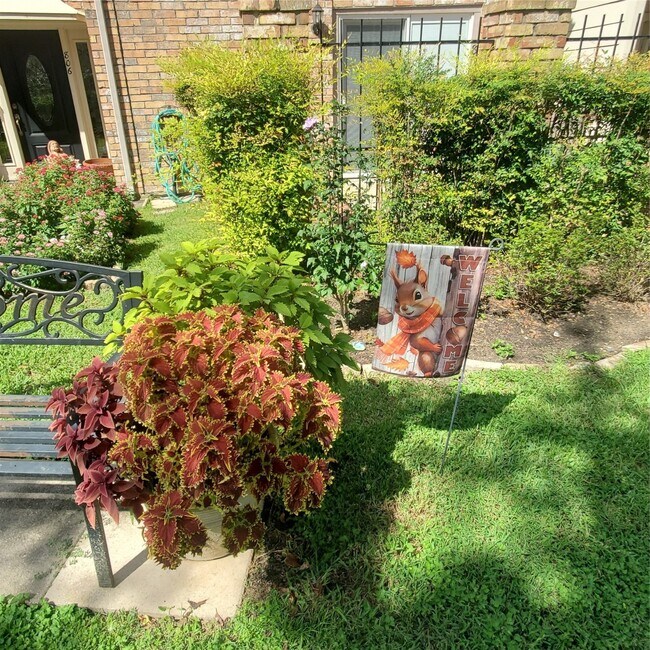 Building Photo - 726 Country Pl Dr