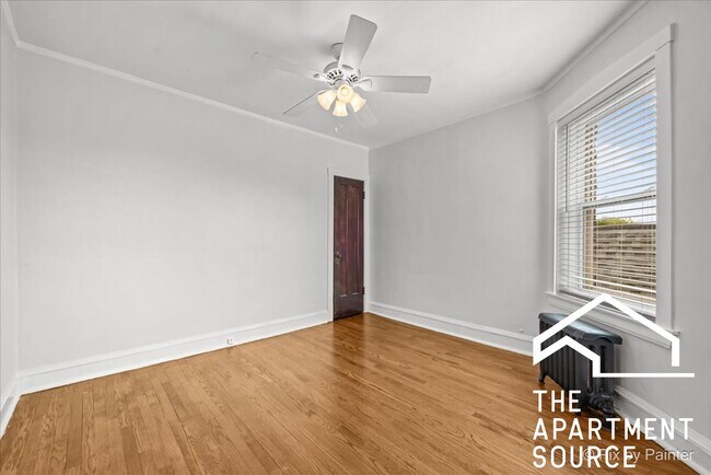 Building Photo - 2252 W Winnemac Ave