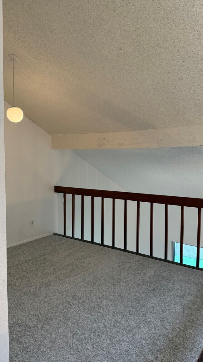 Building Photo - 12922 Wirevine Ln