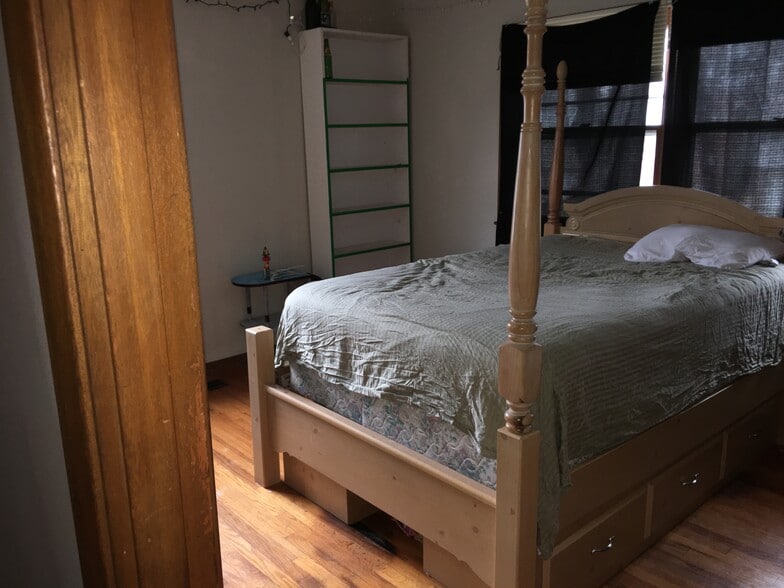 Building Photo - 2409 Manchester Rd