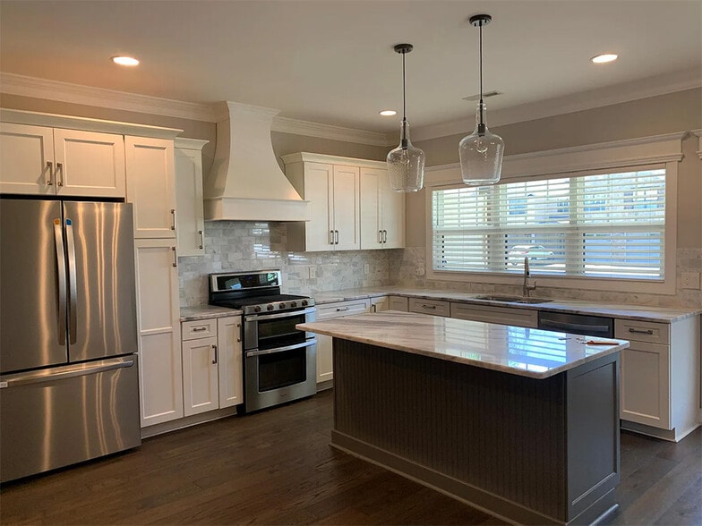 Kitchen - Double Oven - 1045 Presidents Ln