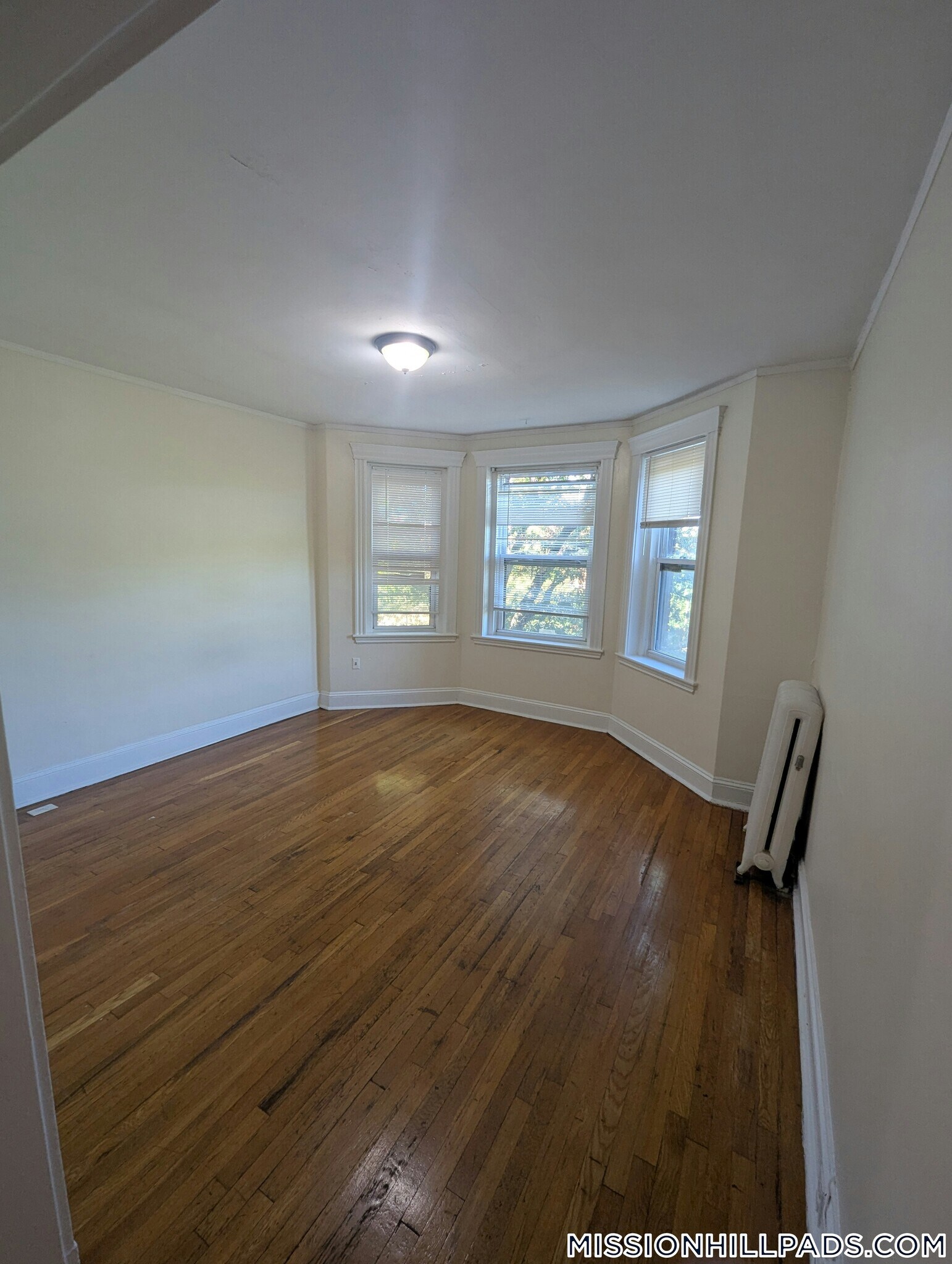 Building Photo - 360 Riverway