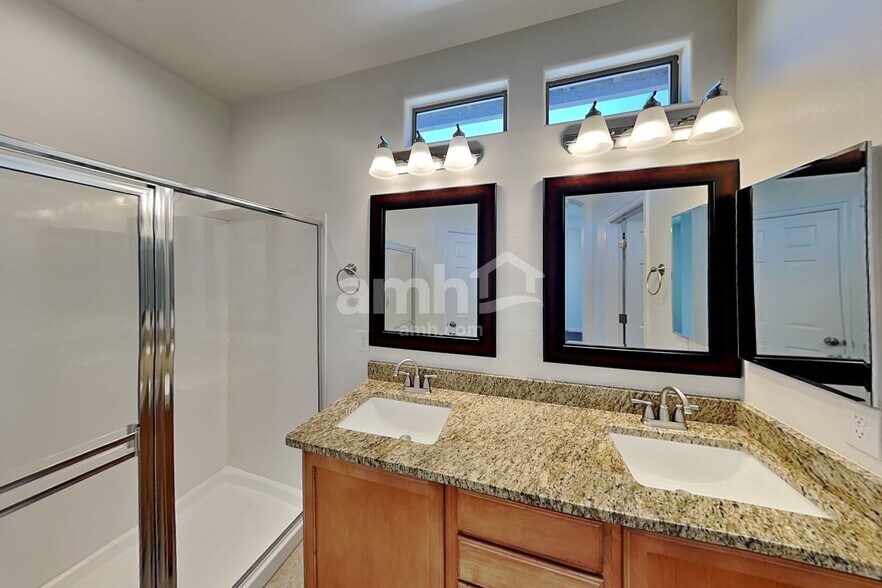 Building Photo - 14576 W Maui Ln