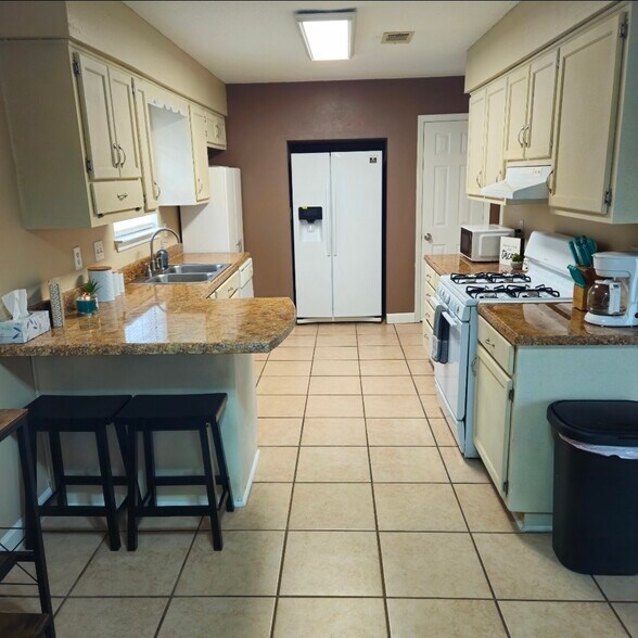 Building Photo - 2253 Kerra Ln