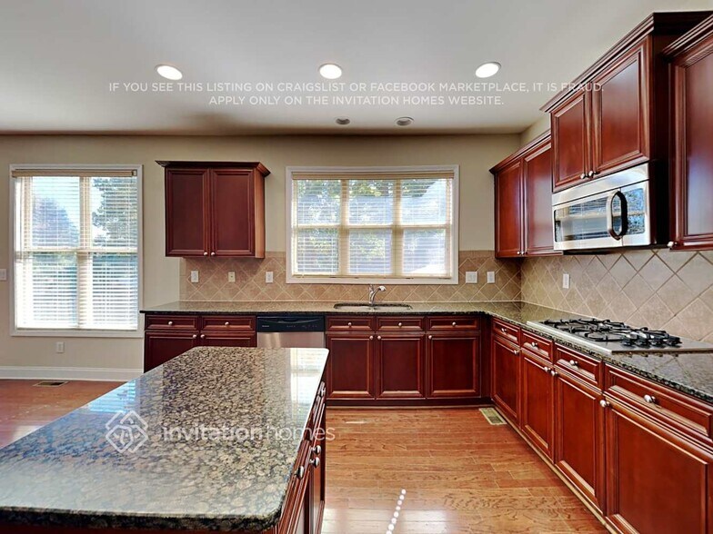 Building Photo - 3357 Perimeter Cir