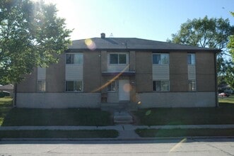 Building Photo - 51st Street 8 Families