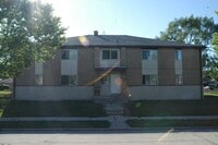 Building Photo - 51st Street 8 Families