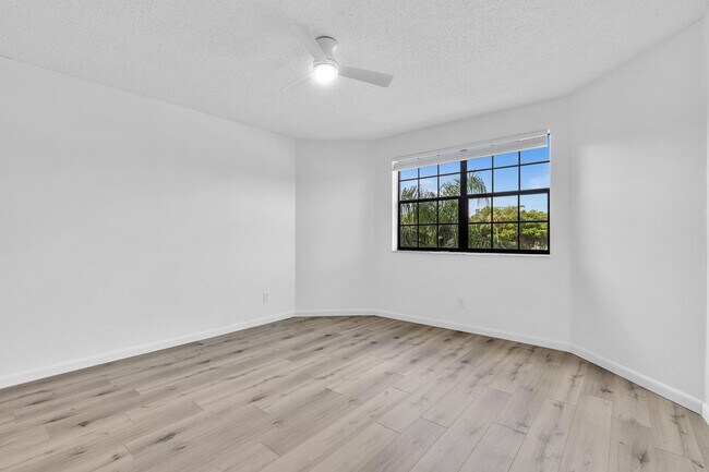 Building Photo - Beautiful 3 bedroom 2 bath condo in Coral Springs