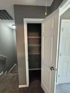 Building Photo - 6213 Hickory Ln Cir