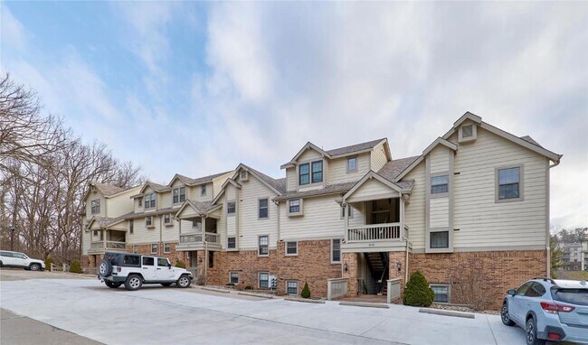Primary Photo - 2304 Yellowstone Park Ct
