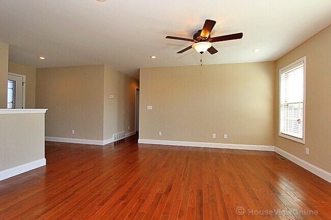 Building Photo - Home in Jackson Ridge Subdivision