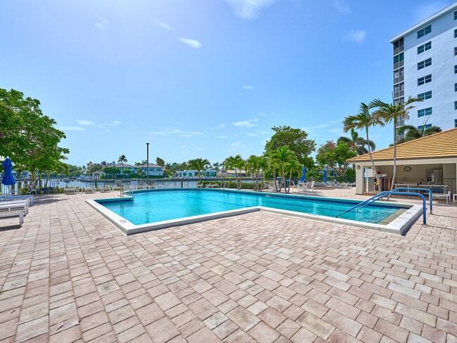 Building Photo - 3420 S Ocean Blvd