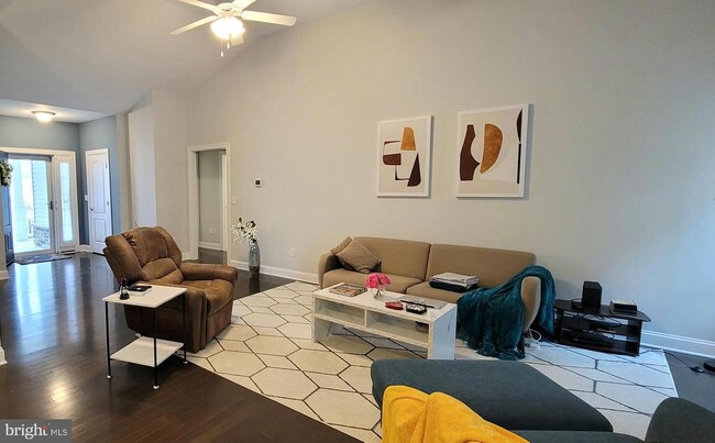 Building Photo - 18161 Emerson Way