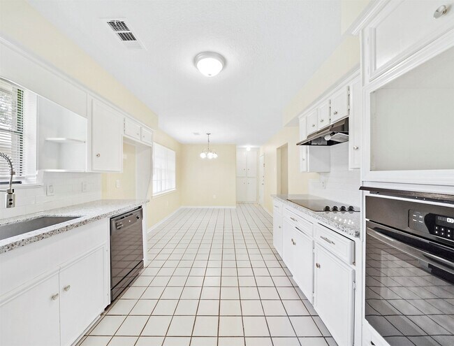 Building Photo - 3806 Montego Dr