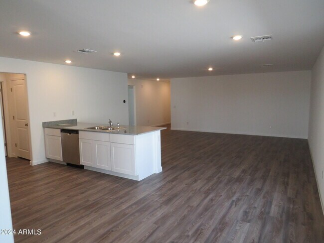 Building Photo - 1456 W Toltec Dr