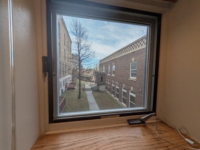 Building Photo - 1000 Fountain Terrace Dr