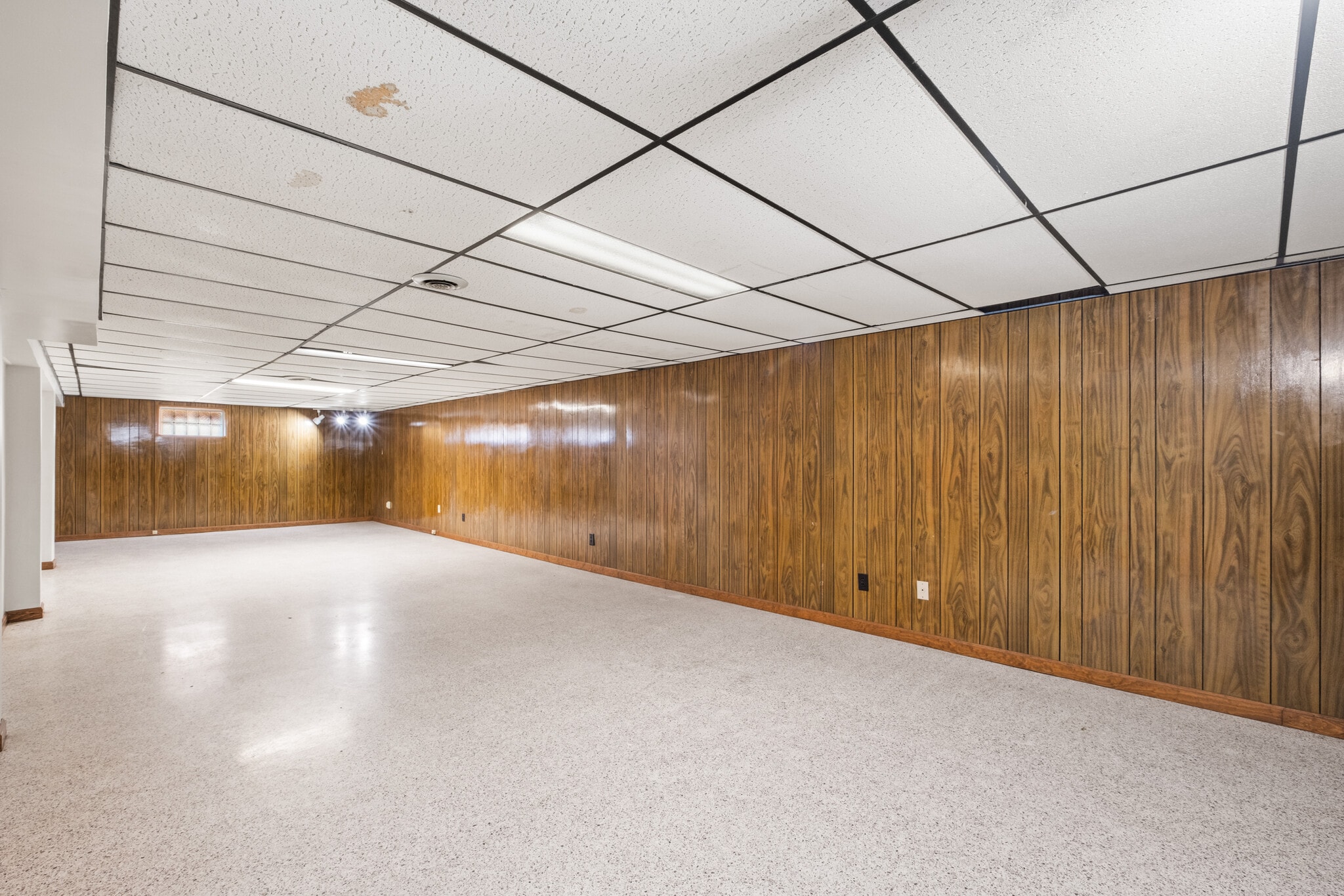 Building Photo - 318 Castleview Dr