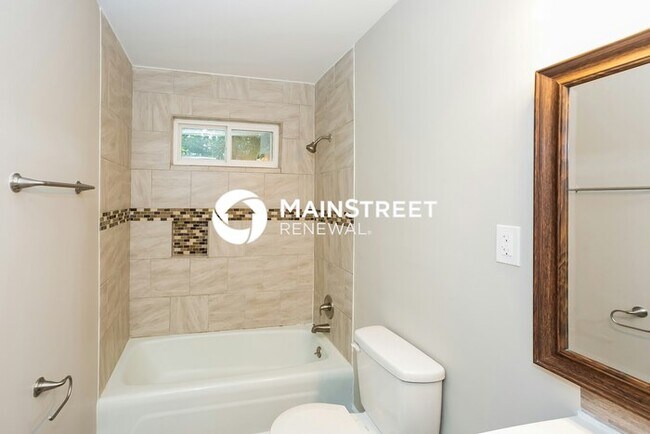 Building Photo - 4 Bedroom Pet-Friendly Home in Charlotte, NC with Main Street Renewal