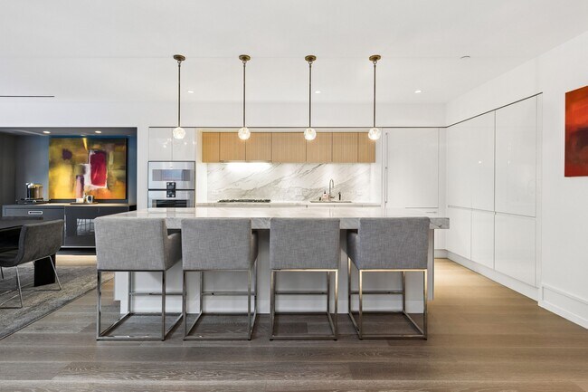 Building Photo - 2121 Webster St