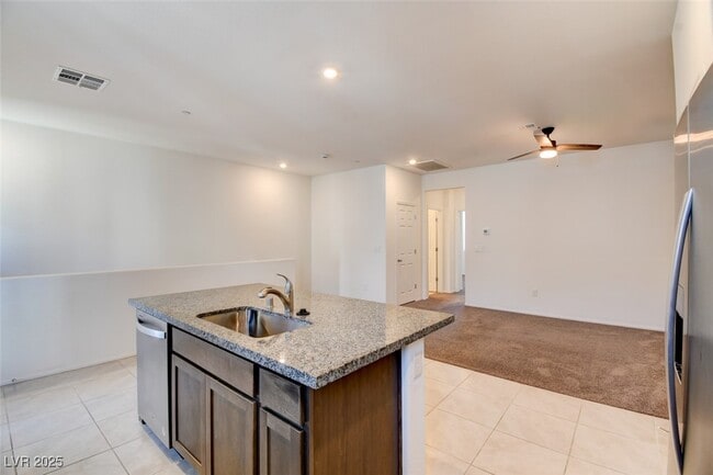 Building Photo - 664 Anemone Ln