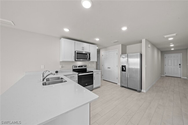 Building Photo - 2911 NW 9th Ave