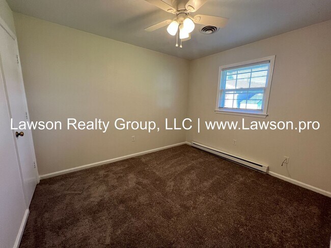 Building Photo - Moran 623-625