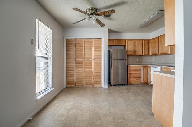 Building Photo - 6530 Fall Creek Hwy