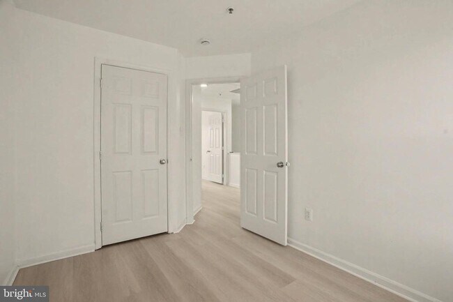 Building Photo - 14805 Strawberry Ln