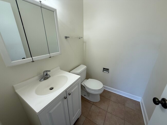 Building Photo - 1039 College Ave